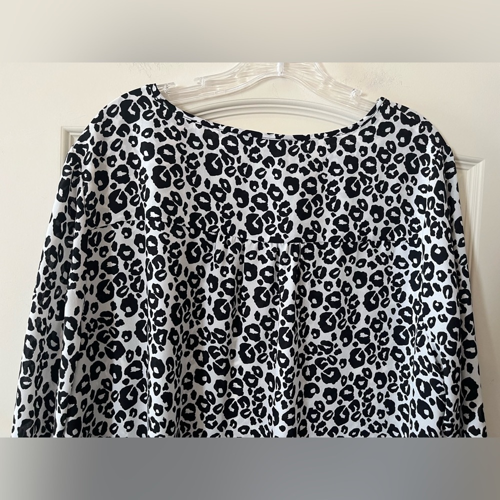 CJ Banks Black and White Animal Print Blouse Women’s Size 1X - Picture 2 of 16